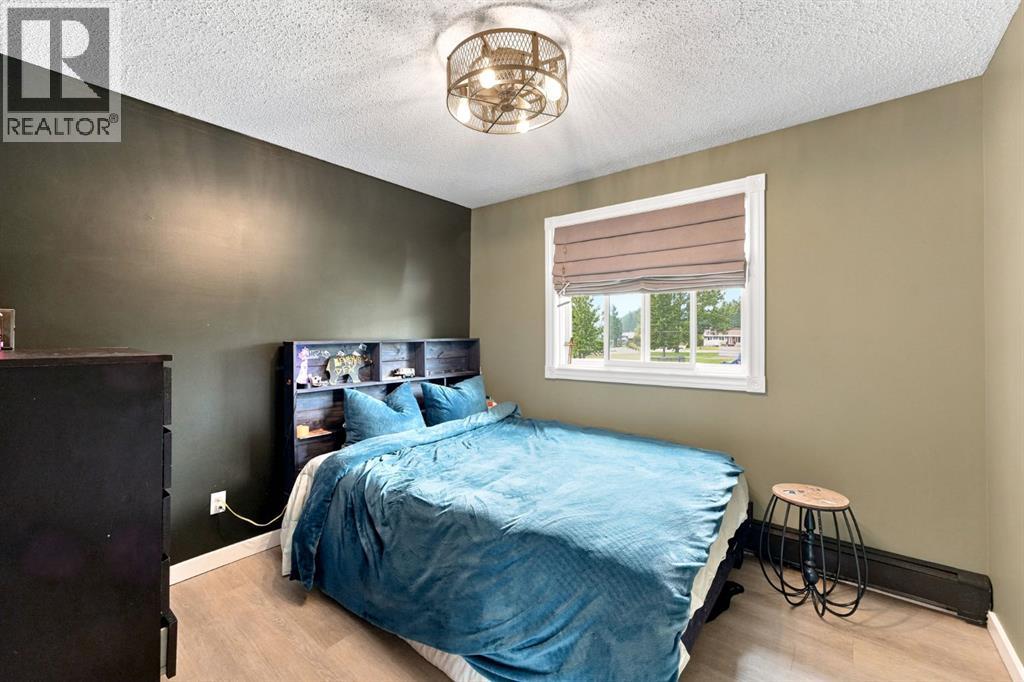218 8 Avenue NE, Sundre, Alberta  T0M 1X0 - Photo 36 - A2332388