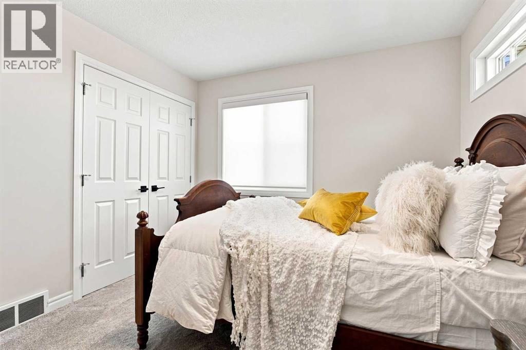 236 Hillcrest Drive SW, Airdrie, Alberta  T4B 4C5 - Photo 24 - A2338528