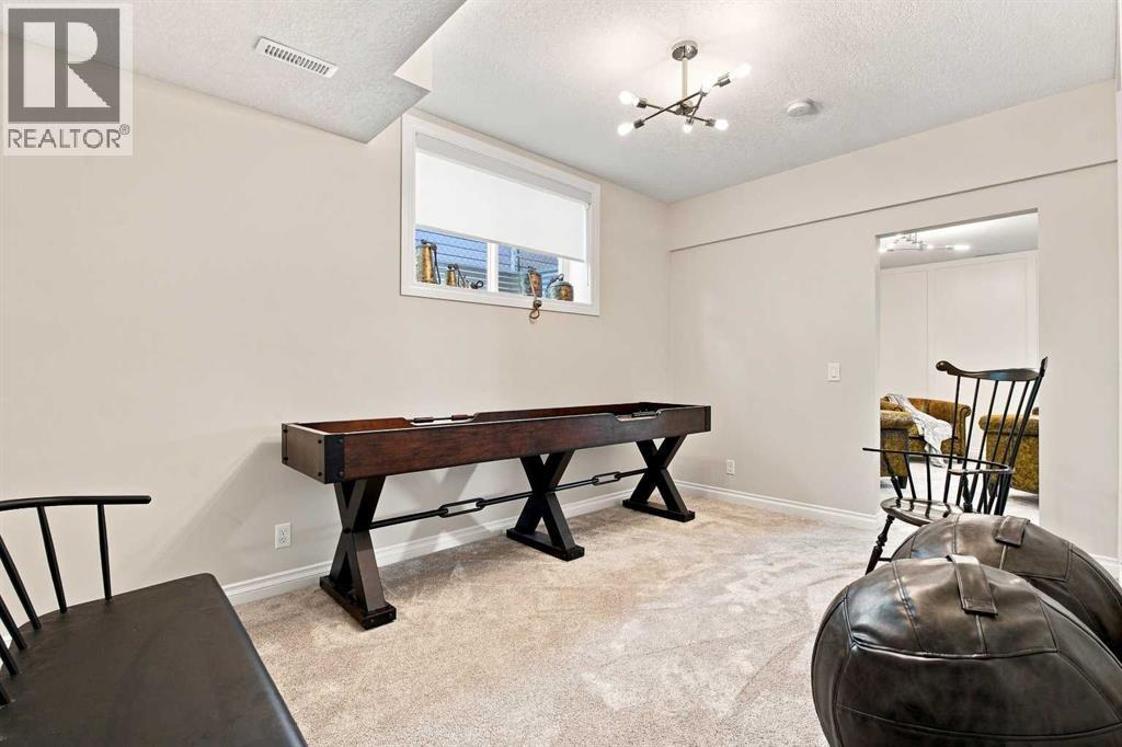 236 Hillcrest Drive SW, Airdrie, Alberta  T4B 4C5 - Photo 27 - A2338528