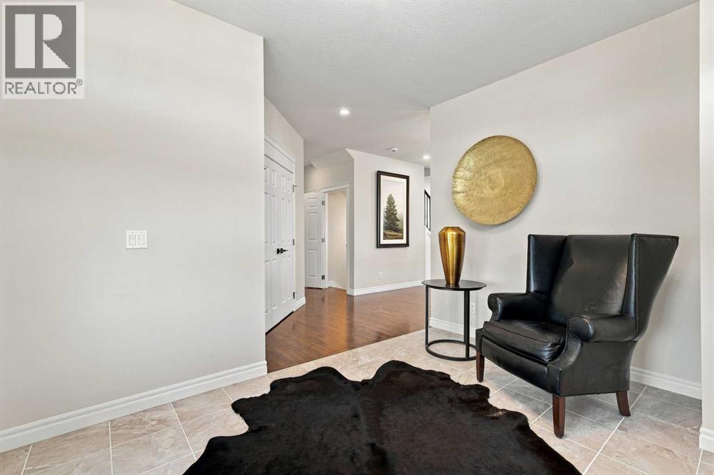 236 Hillcrest Drive SW, Airdrie, Alberta  T4B 4C5 - Photo 8 - A2338528
