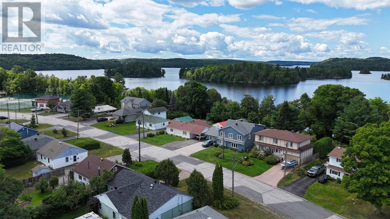 50 Lakeview Rd, Elliot Lake, Ontario  P5A 2J1 - Photo 12 - SM262245