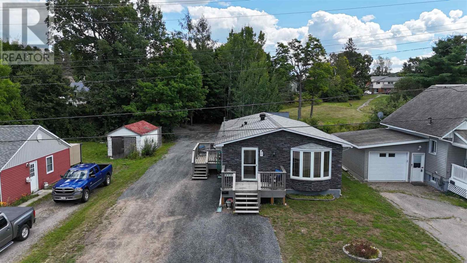 50 Lakeview Rd, Elliot Lake, Ontario  P5A 2J1 - Photo 3 - SM262245