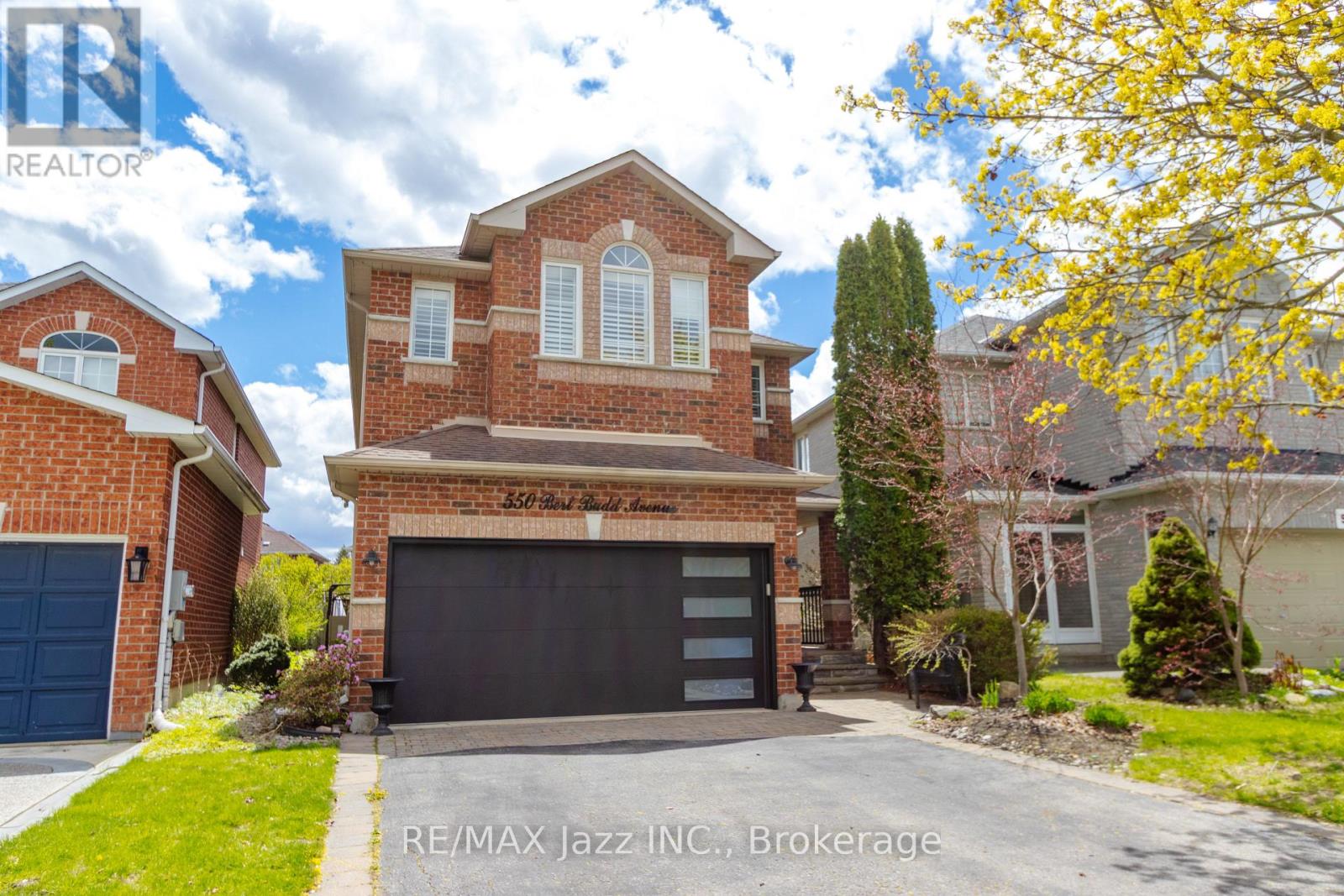 550 Bert Budd Avenue, Newmarket, Ontario  L3Y 8S7 - Photo 2 - N13693094