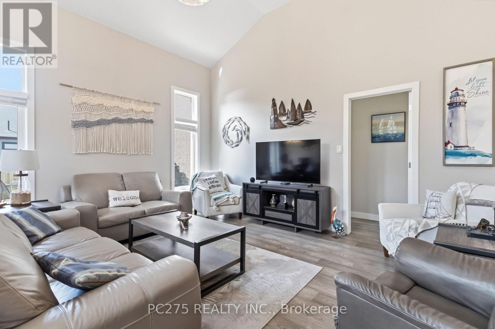 246 Hill Street, Central Elgin, Ontario  N5L 1H2 - Photo 5 - X13693054
