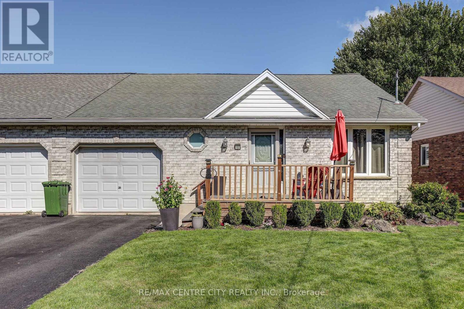 12 Second Avenue, St. Thomas, Ontario  N5R 6A2 - Photo 2 - X13693058