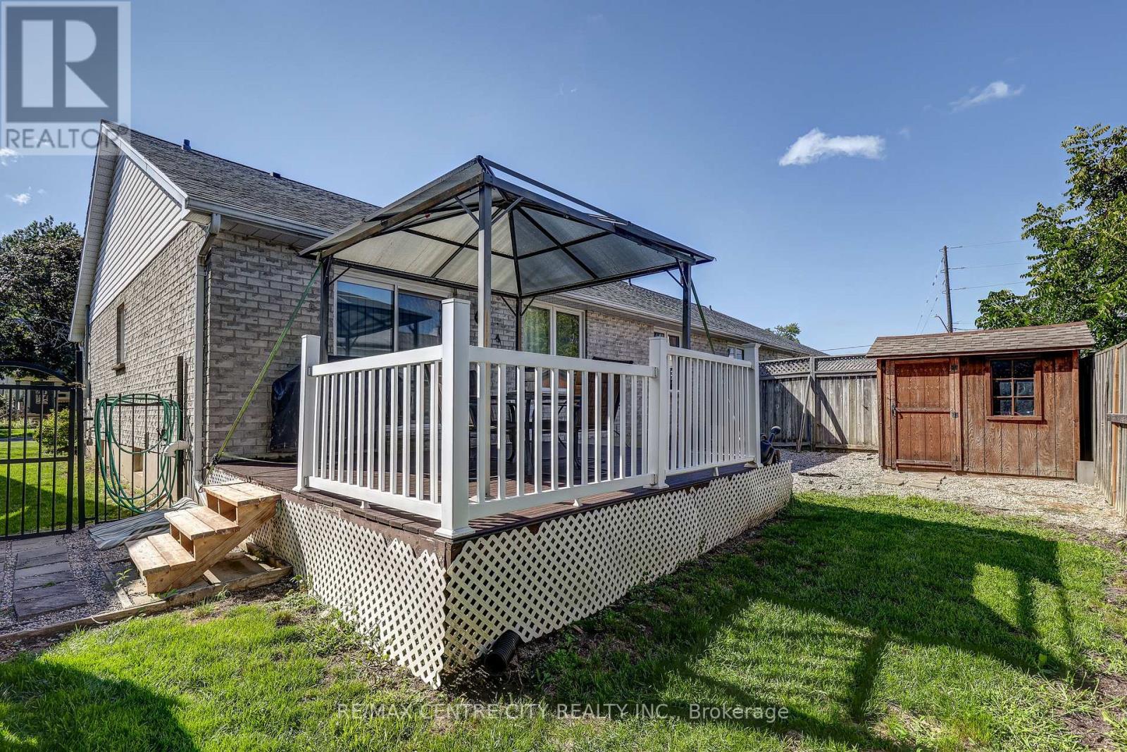 12 Second Avenue, St. Thomas, Ontario  N5R 6A2 - Photo 4 - X13693058