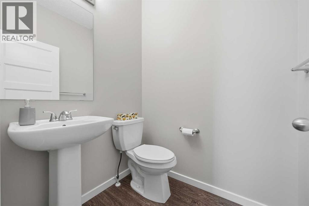 75 Legacy Glen Row SE, Calgary, Alberta  T2X 3Y9 - Photo 3 - A2336228