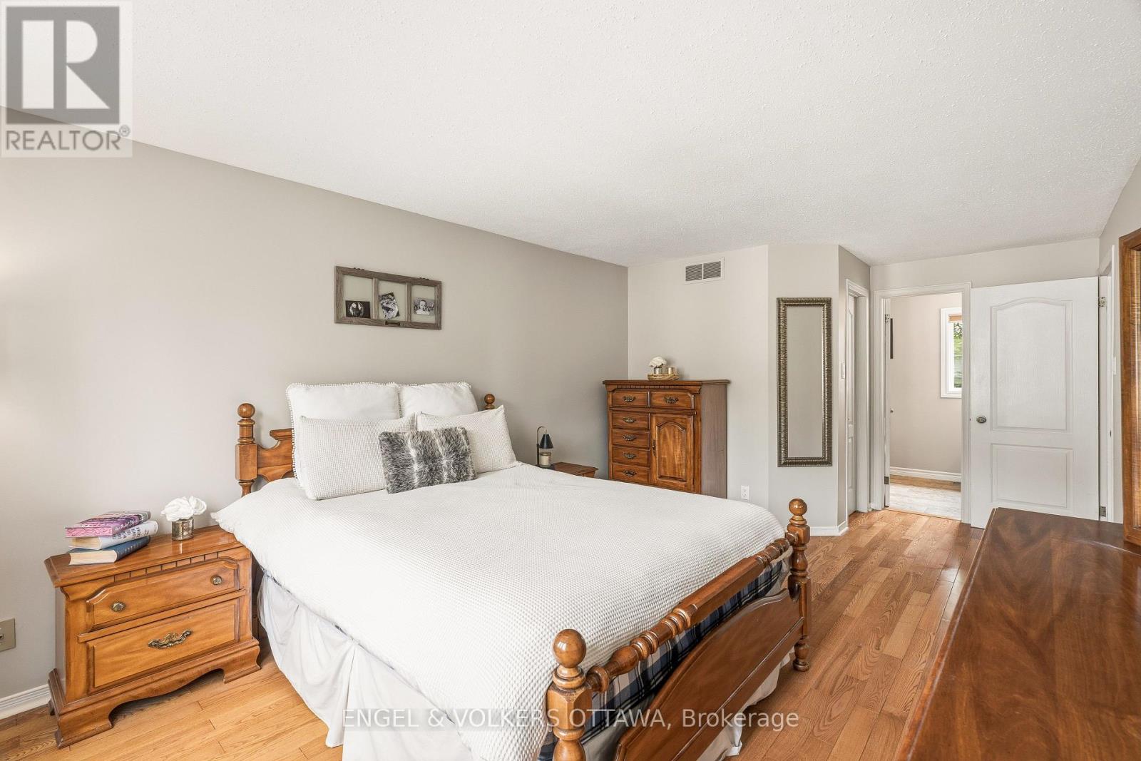 1721 Hunter's Run Drive, Ottawa, Ontario  K1C 6W2 - Photo 17 - X13693088