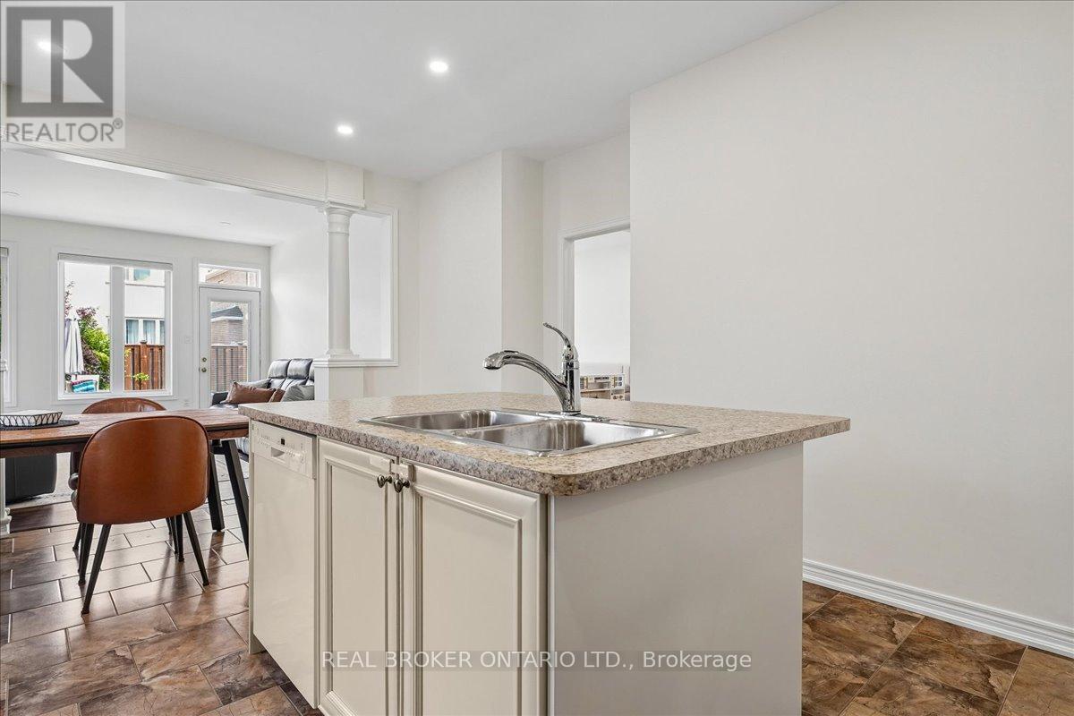 90 Erskine Drive, Clarington, Ontario  L1B 0C8 - Photo 8 - E13693044