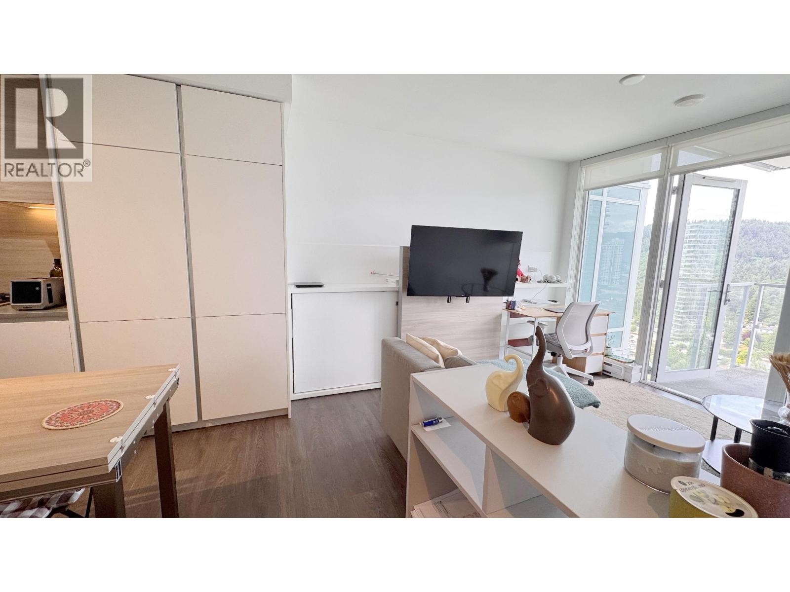 2408 652 Whiting Way, Coquitlam, British Columbia  V3J 0K3 - Photo 3 - R3157241