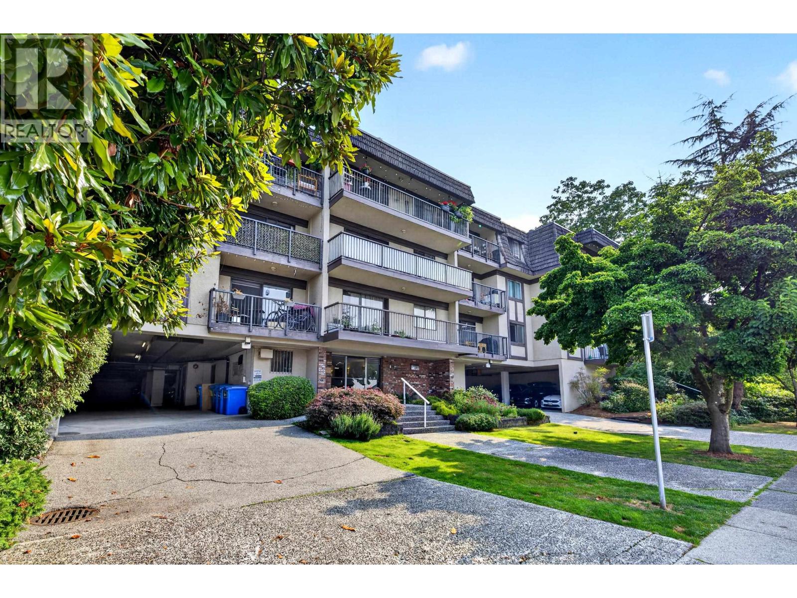 307 252 W 2nd Street, North Vancouver, British Columbia  V7M 1C8 - Photo 3 - R3157242