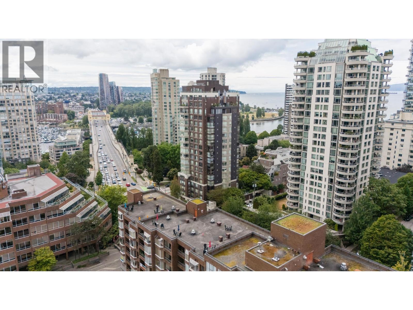 304 1330 Burrard Street, Vancouver, British Columbia V6Z 2B8 - Photo 2 - R3157257