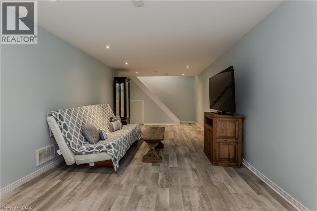 2124 Sandringham Drive, Burlington, Ontario  L7P 1L9 - Photo 20 - 40856466