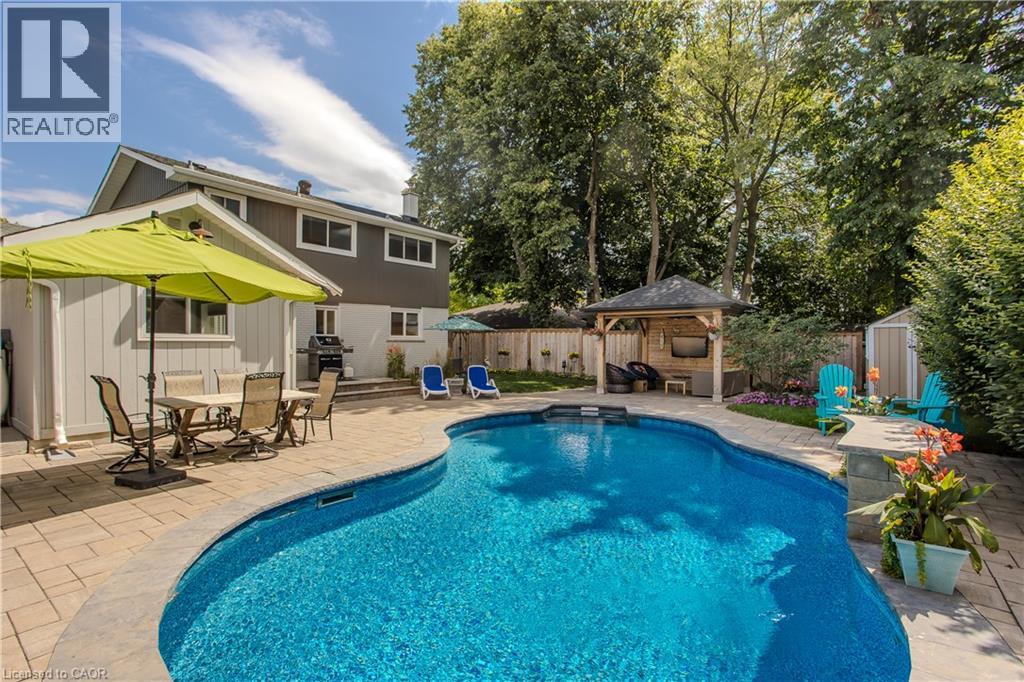 2124 Sandringham Drive, Burlington, Ontario  L7P 1L9 - Photo 3 - 40856466