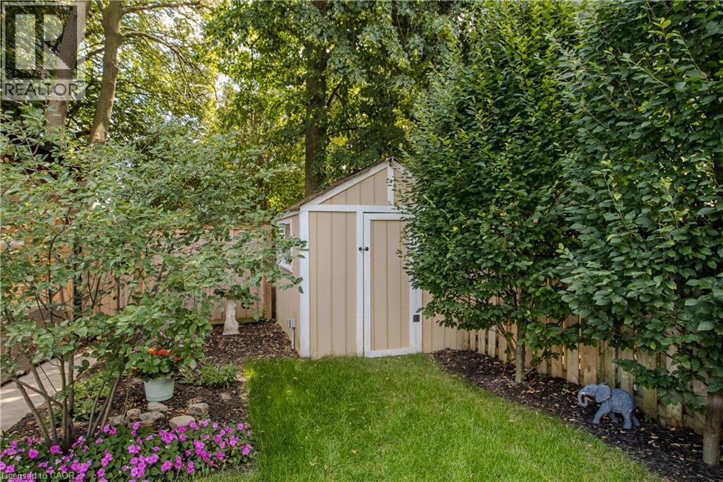 2124 Sandringham Drive, Burlington, Ontario  L7P 1L9 - Photo 6 - 40856466