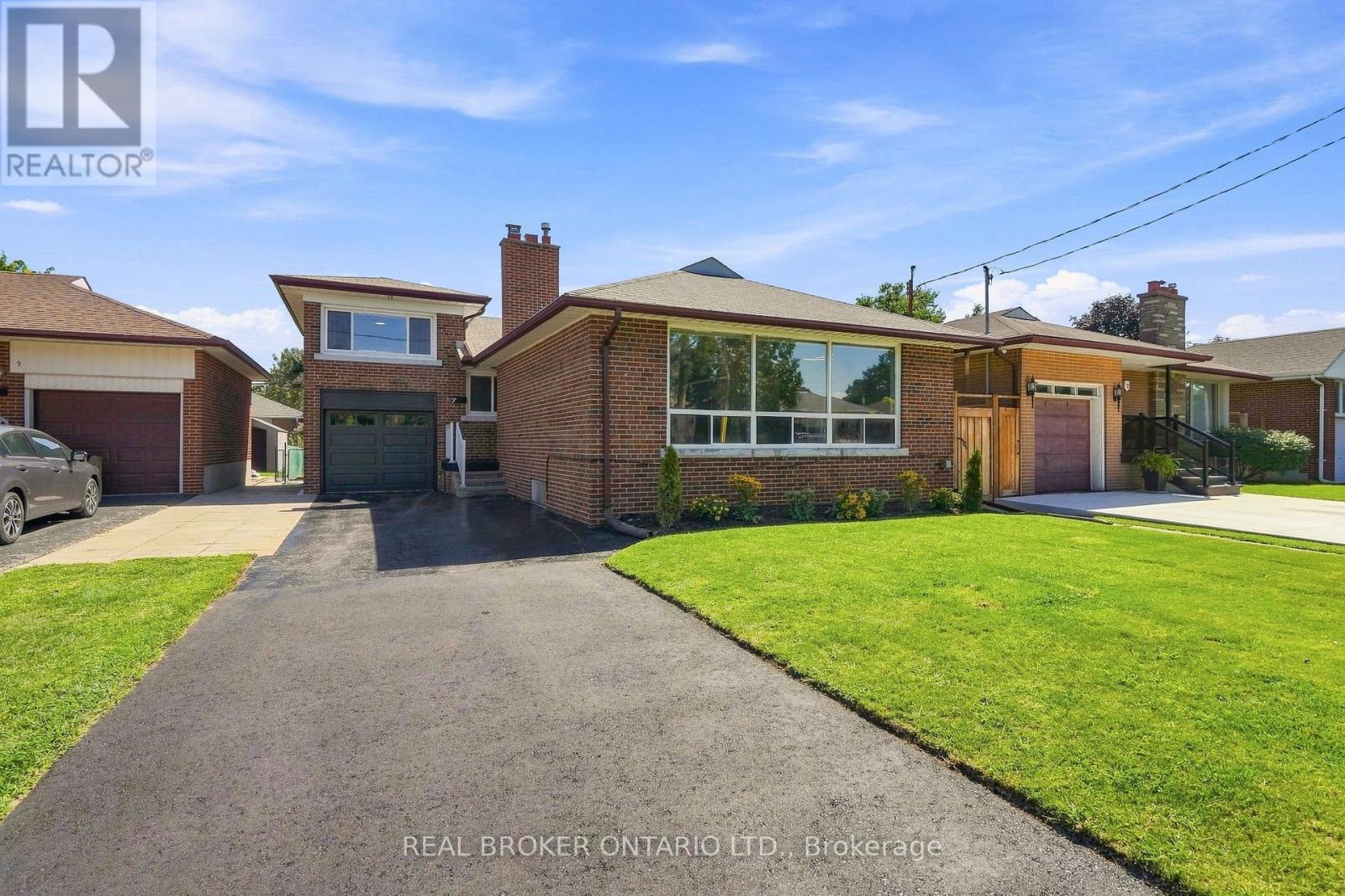 7 ALLISON DRIVE, Toronto, Ontario