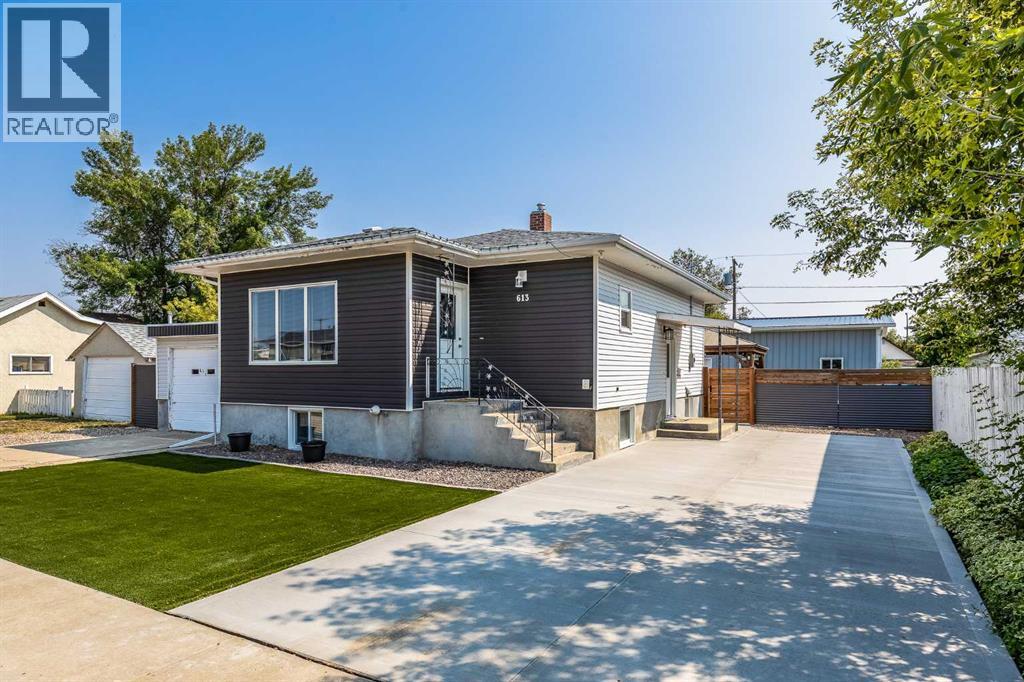 613 1 Street SE, redcliff, Alberta