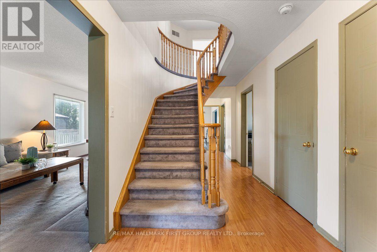 989 Deer Valley Drive, Oshawa, Ontario  L1J 8N2 - Photo 19 - E13692570