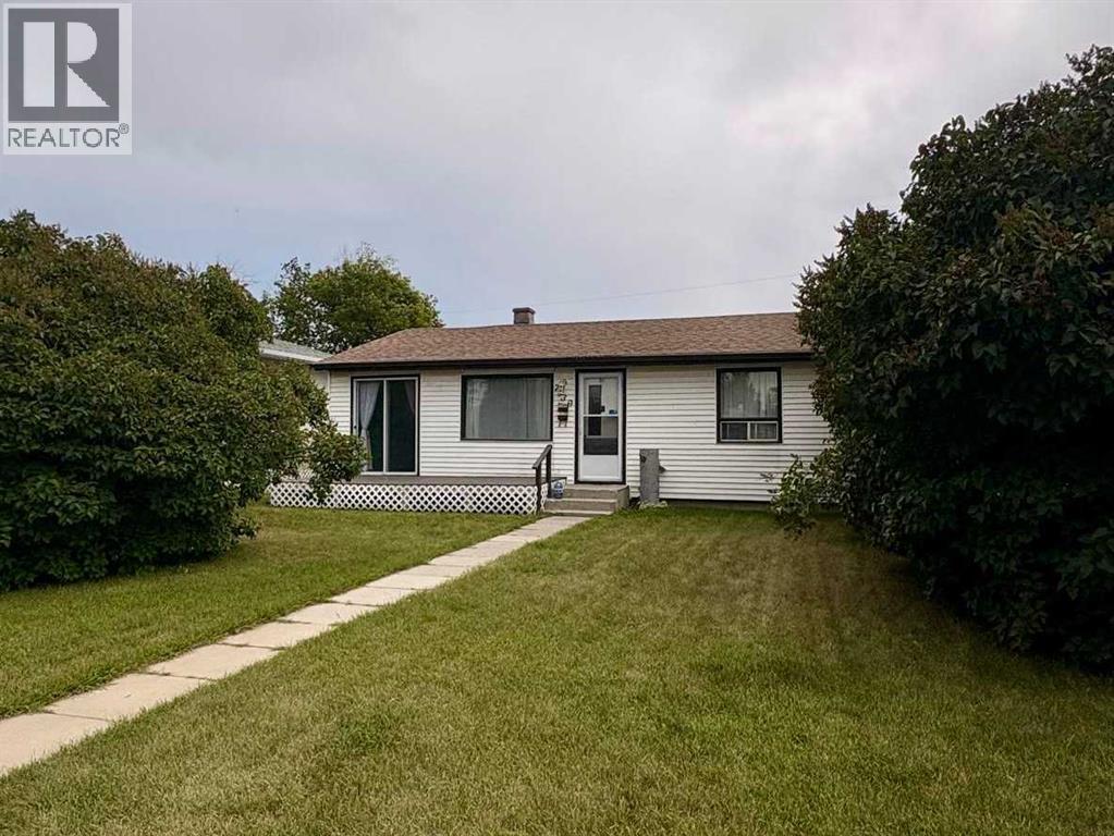 7939 47 Avenue NW, Calgary, Alberta  T3B 1Z3 - Photo 4 - A2329804