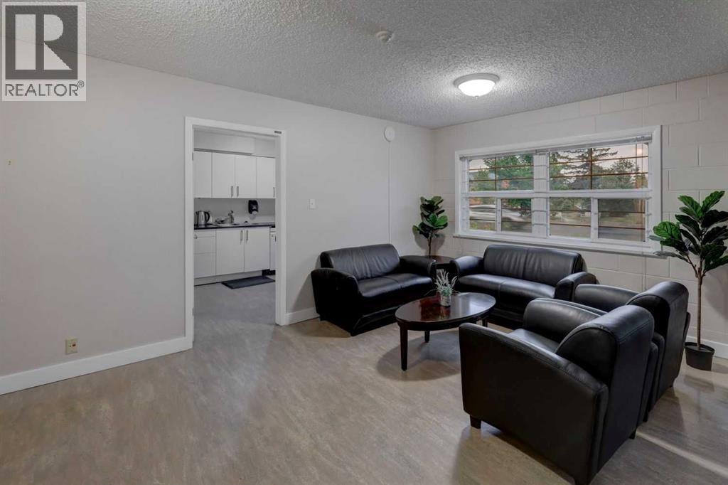 3060 17 Avenue SW, Calgary, Alberta  T3E 7G8 - Photo 11 - A2332551