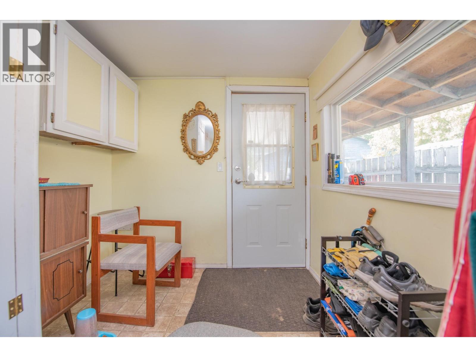 5727 Ponderosa Road, Falkland, British Columbia  V0E 1W0 - Photo 5 - 10397788
