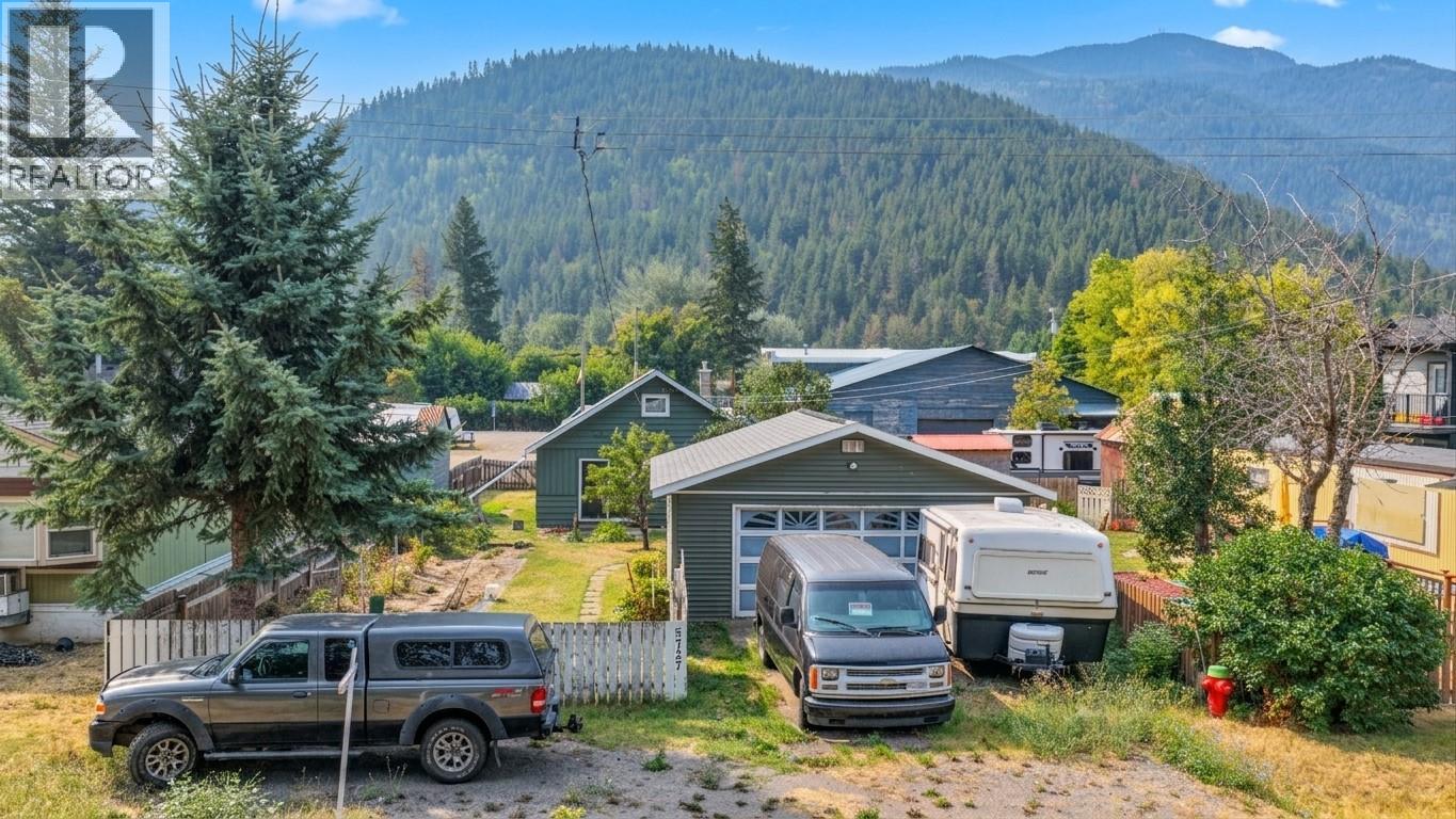 5727 Ponderosa Road, Falkland, British Columbia  V0E 1W0 - Photo 41 - 10397788