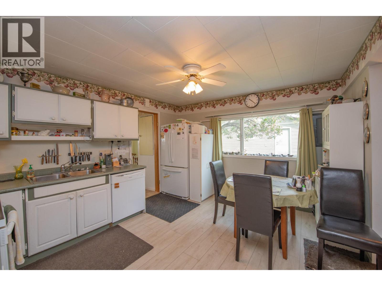 5727 Ponderosa Road, Falkland, British Columbia  V0E 1W0 - Photo 11 - 10397788