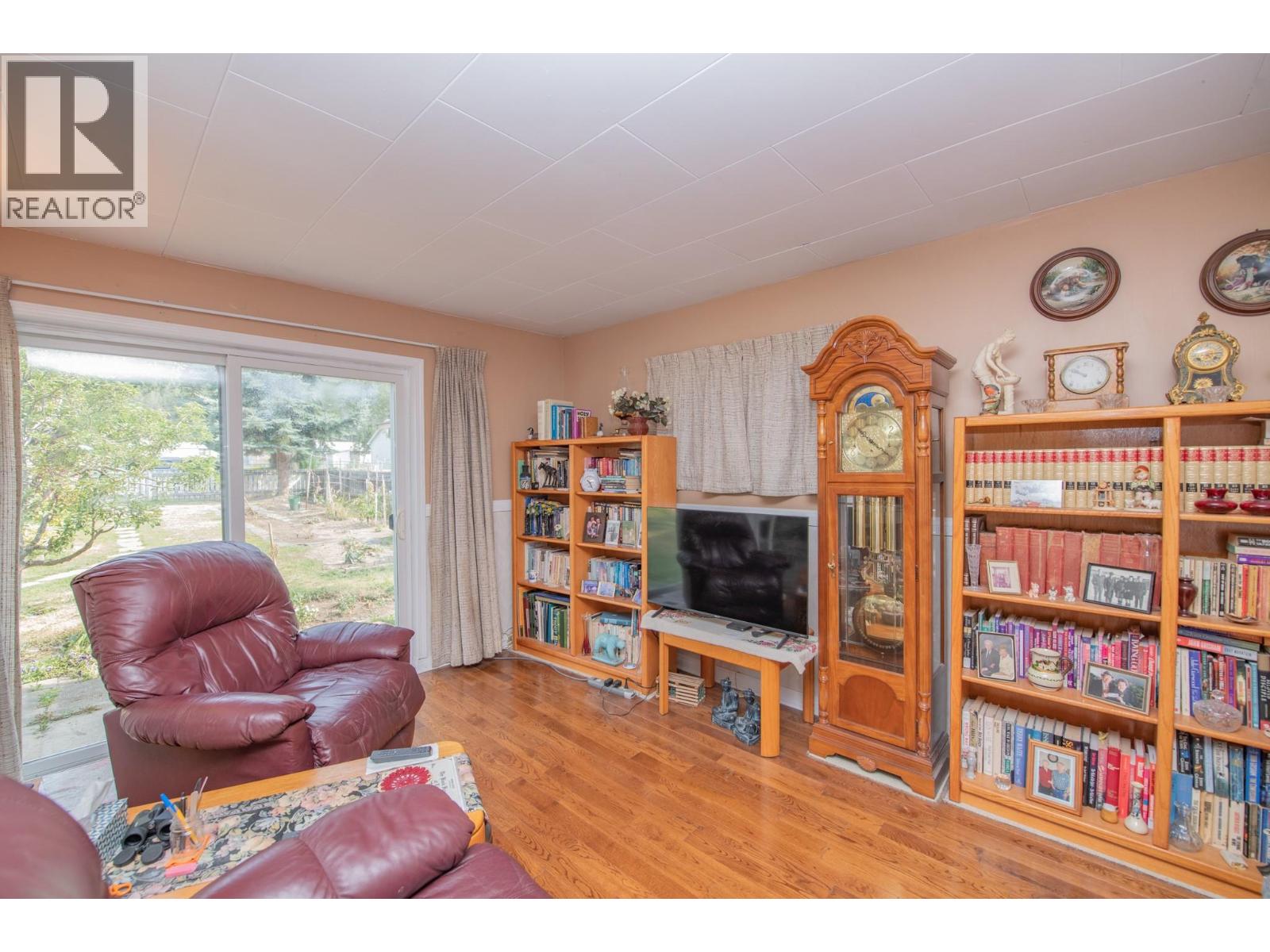5727 Ponderosa Road, Falkland, British Columbia  V0E 1W0 - Photo 16 - 10397788