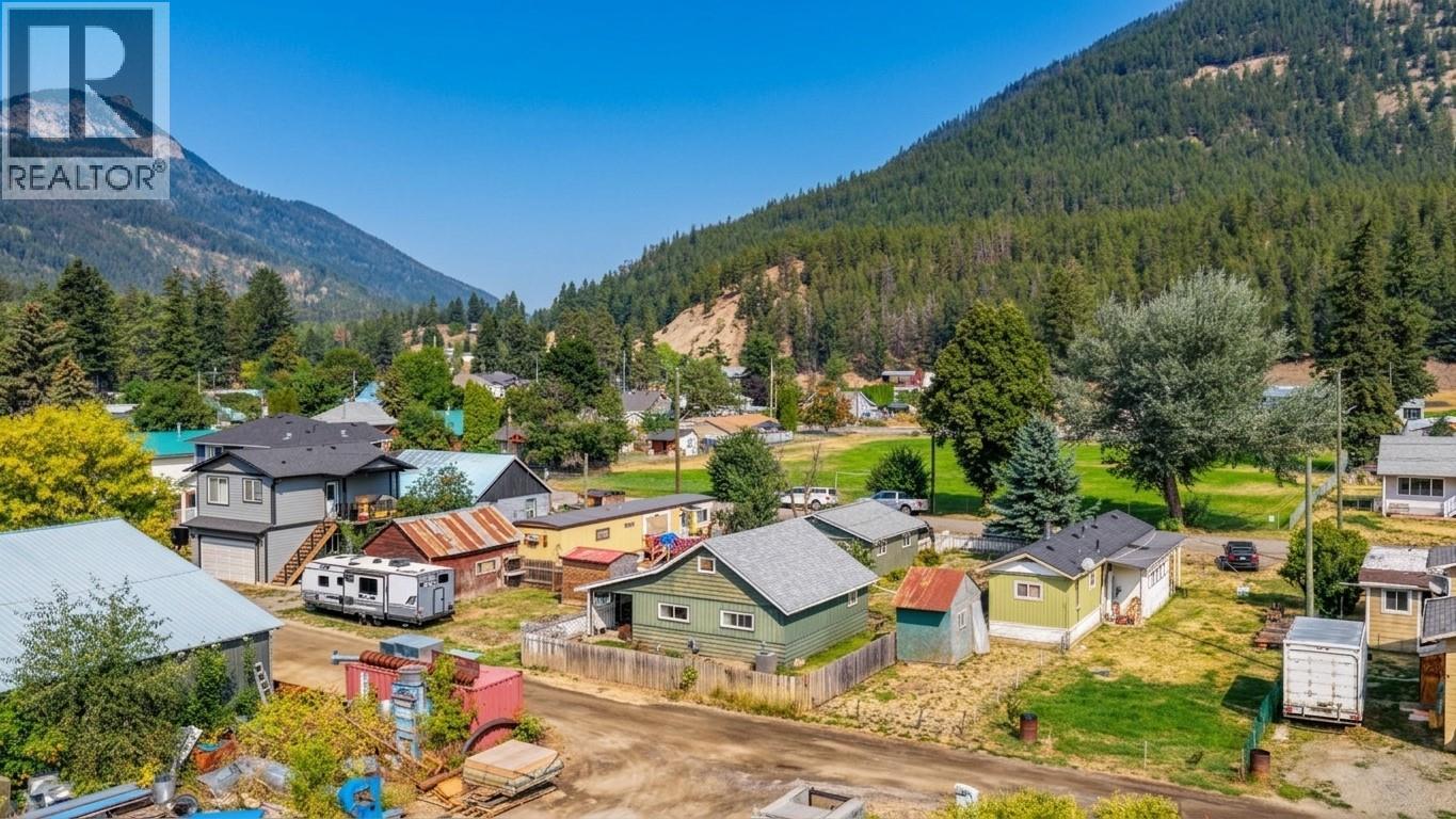 5727 Ponderosa Road, Falkland, British Columbia  V0E 1W0 - Photo 48 - 10397788