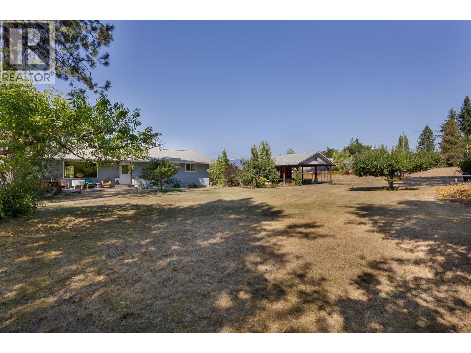 1141 70 Street SE, Salmon Arm, British Columbia  V1E 1X8 - Photo 2 - 10397951