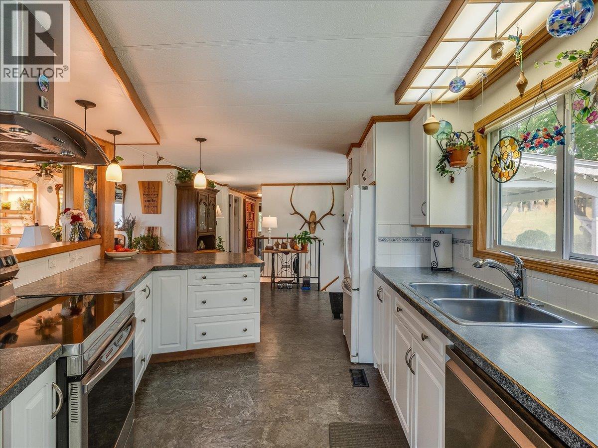 8716 Martens Road, Slocan, British Columbia  V0G 2C0 - Photo 21 - 10397983
