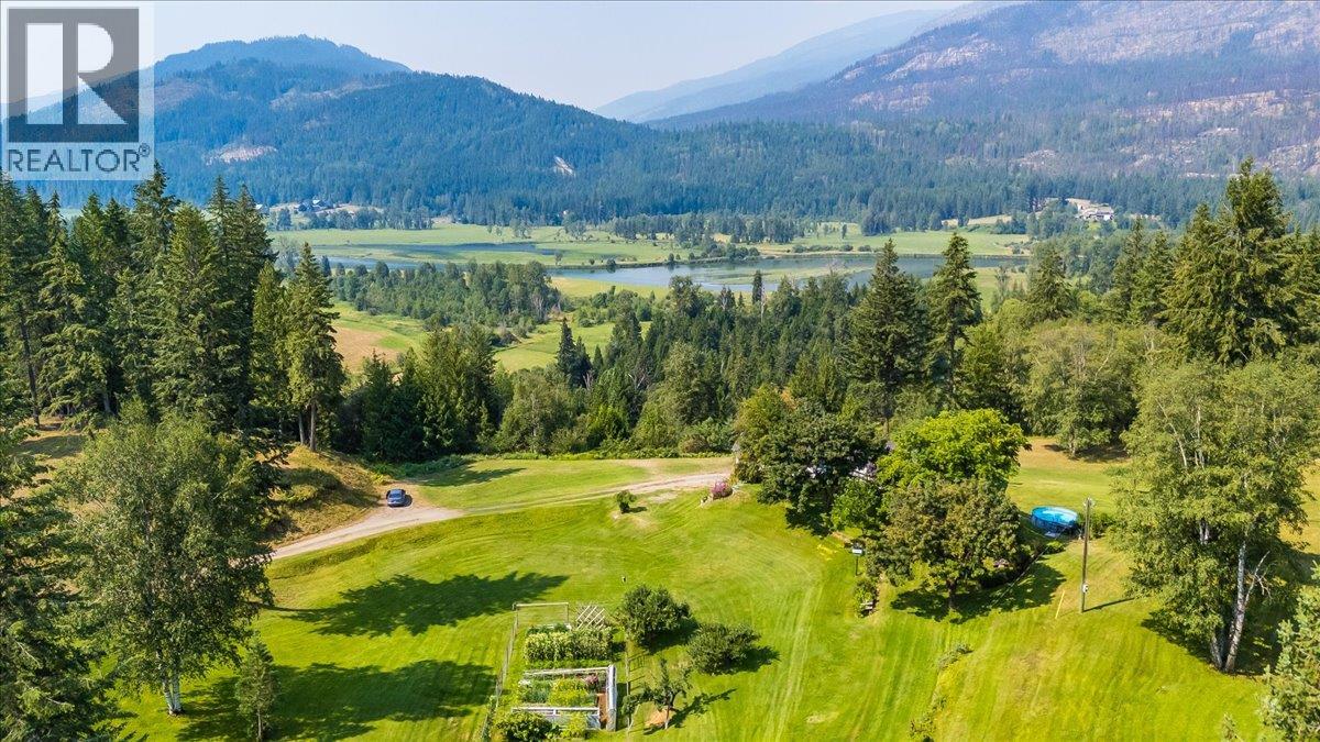 8716 Martens Road, Slocan, British Columbia  V0G 2C0 - Photo 3 - 10397983
