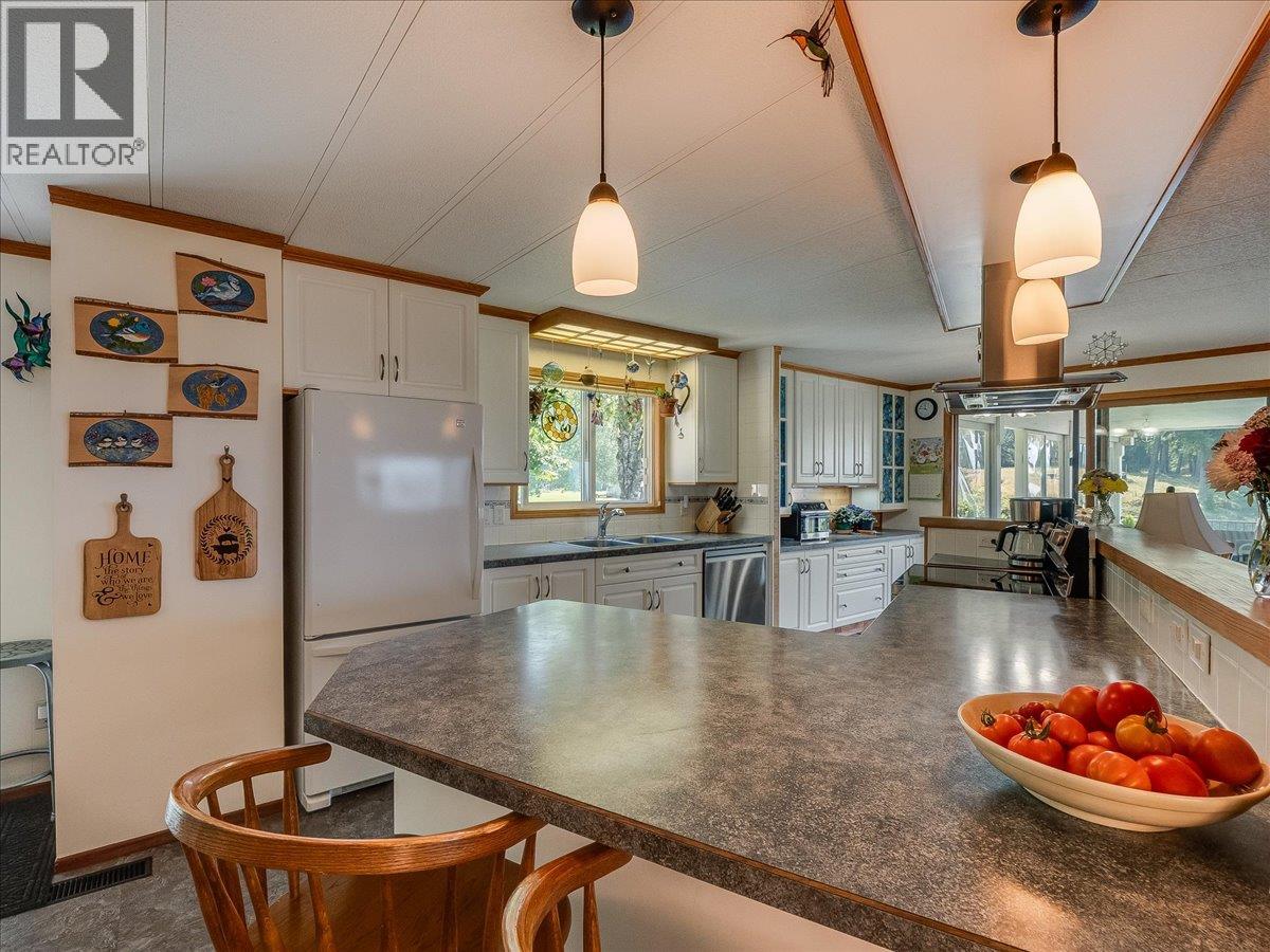 8716 Martens Road, Slocan, British Columbia  V0G 2C0 - Photo 16 - 10397983