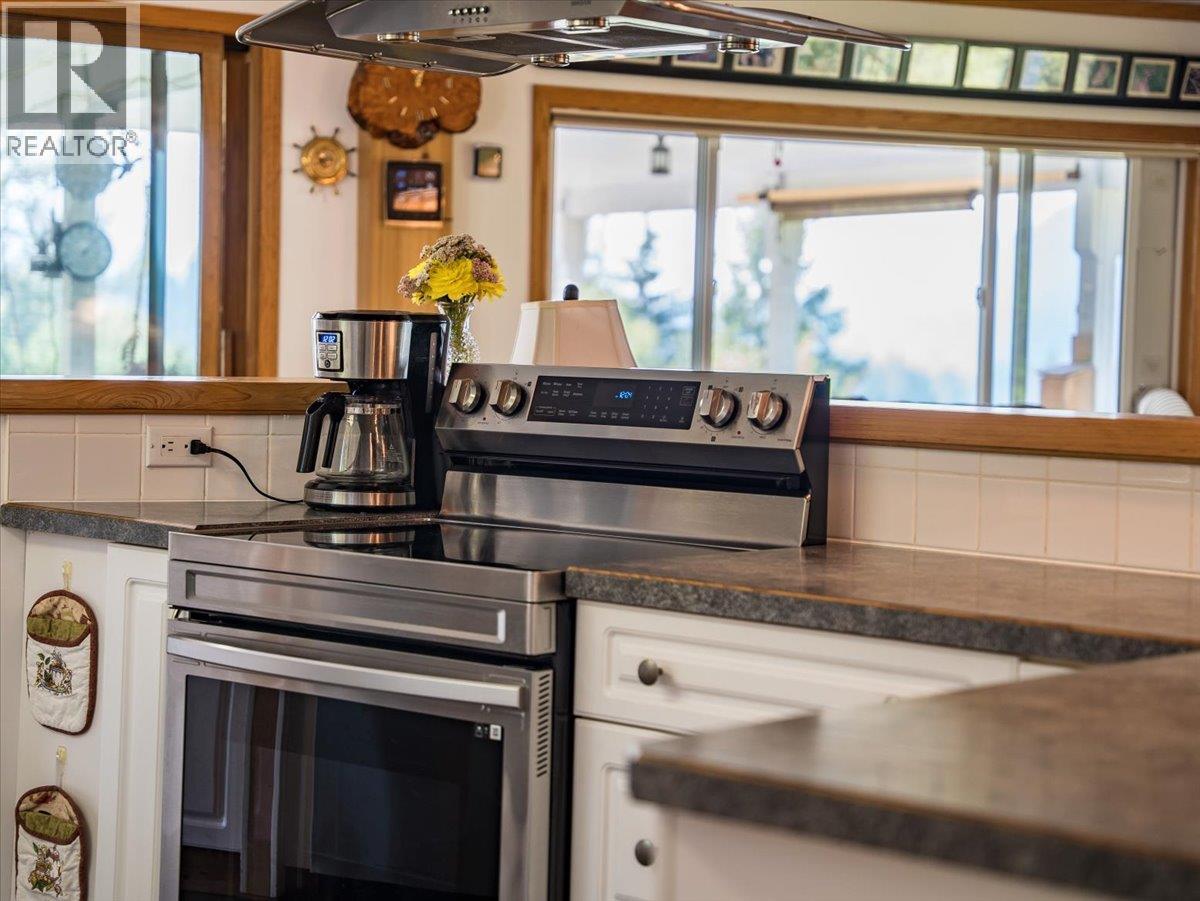 8716 Martens Road, Slocan, British Columbia  V0G 2C0 - Photo 19 - 10397983