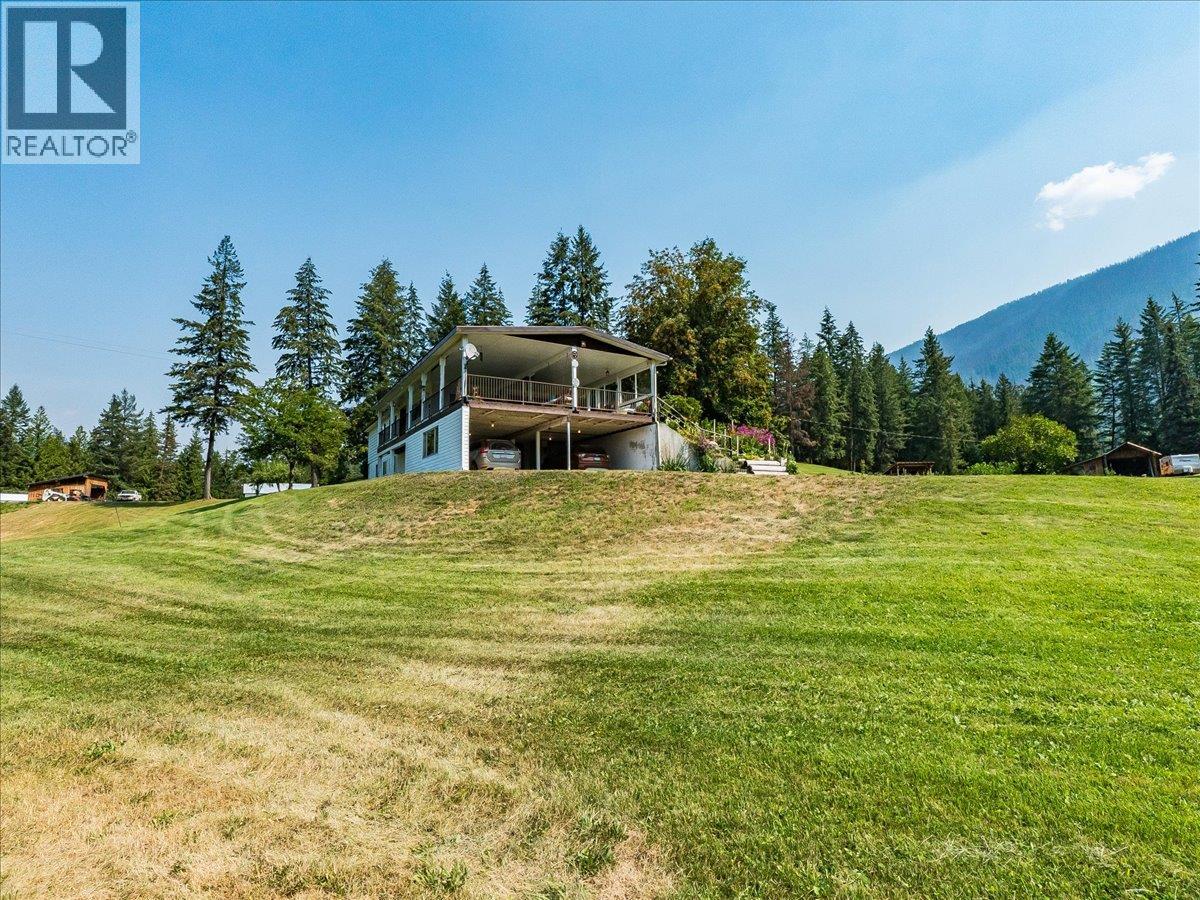 8716 Martens Road, Slocan, British Columbia  V0G 2C0 - Photo 10 - 10397983