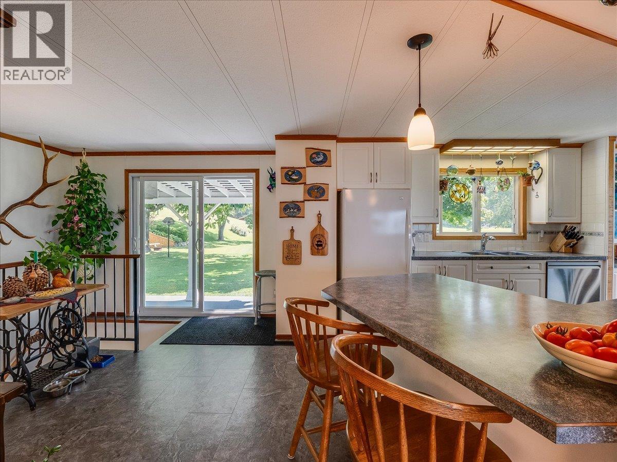 8716 Martens Road, Slocan, British Columbia  V0G 2C0 - Photo 15 - 10397983