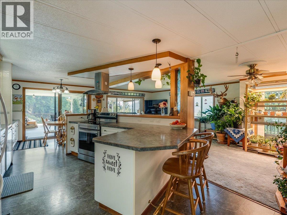 8716 Martens Road, Slocan, British Columbia  V0G 2C0 - Photo 18 - 10397983
