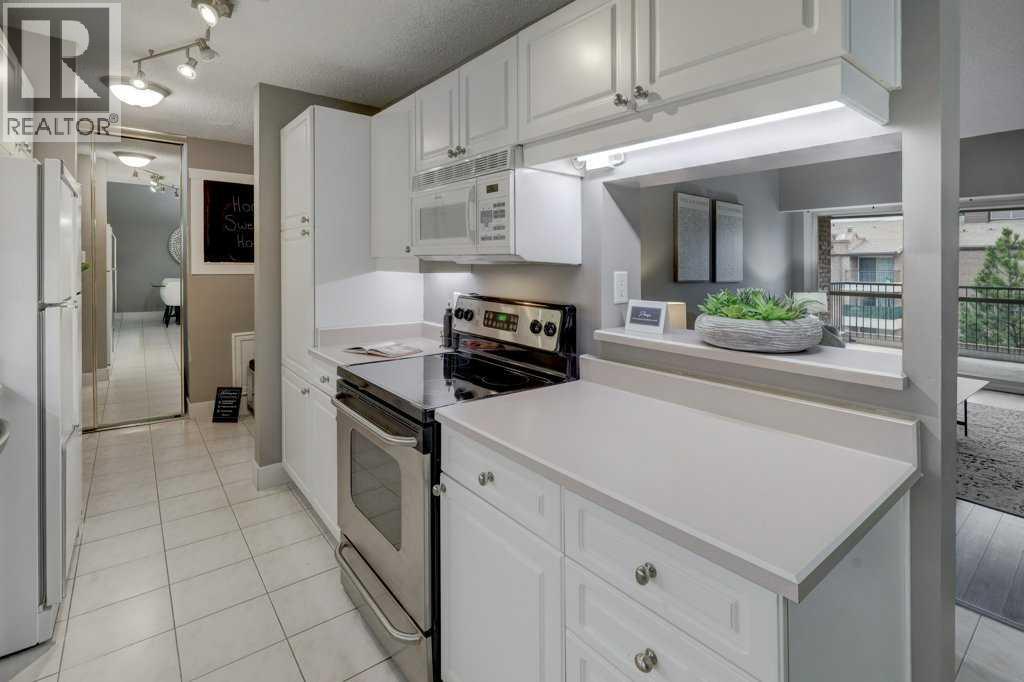 1405, 201 Braeglen Close SW, Calgary, Alberta T2W 2B1 - Photo 6 - A2337338