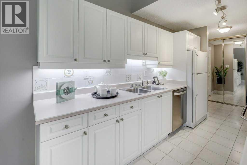 1405, 201 Braeglen Close SW, Calgary, Alberta T2W 2B1 - Photo 7 - A2337338