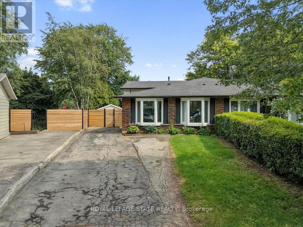27 Gretna Court, Hamilton, Ontario  L9C 4V1 - Photo 2 - X13693112