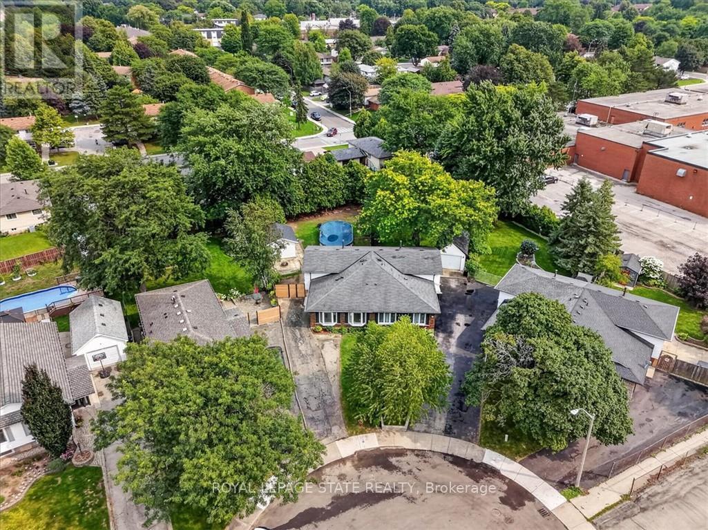 27 Gretna Court, Hamilton, Ontario  L9C 4V1 - Photo 43 - X13693112