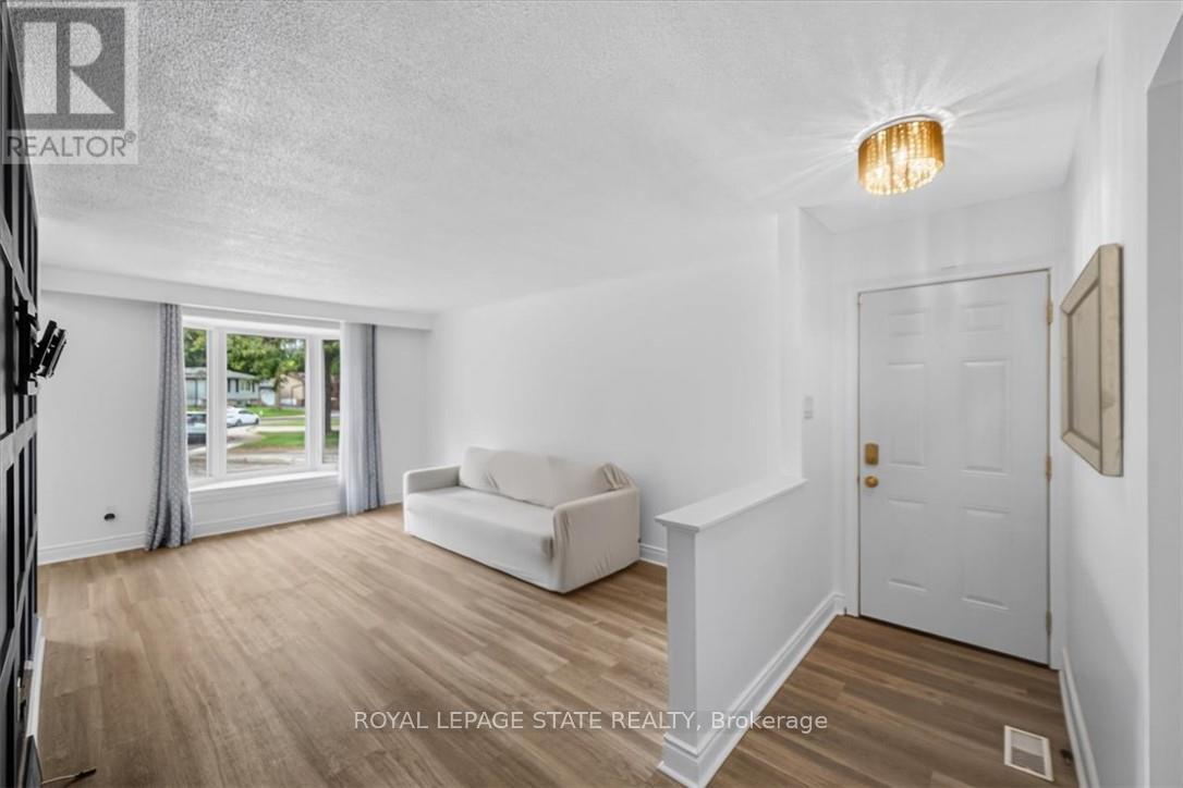 27 Gretna Court, Hamilton, Ontario  L9C 4V1 - Photo 7 - X13693112