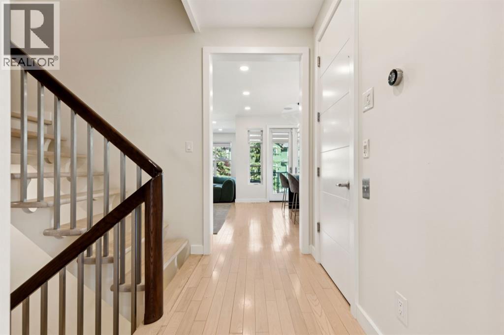 424 Aspen Meadows Hill SW, Calgary, Alberta  T3H 0G3 - Photo 3 - A2338322