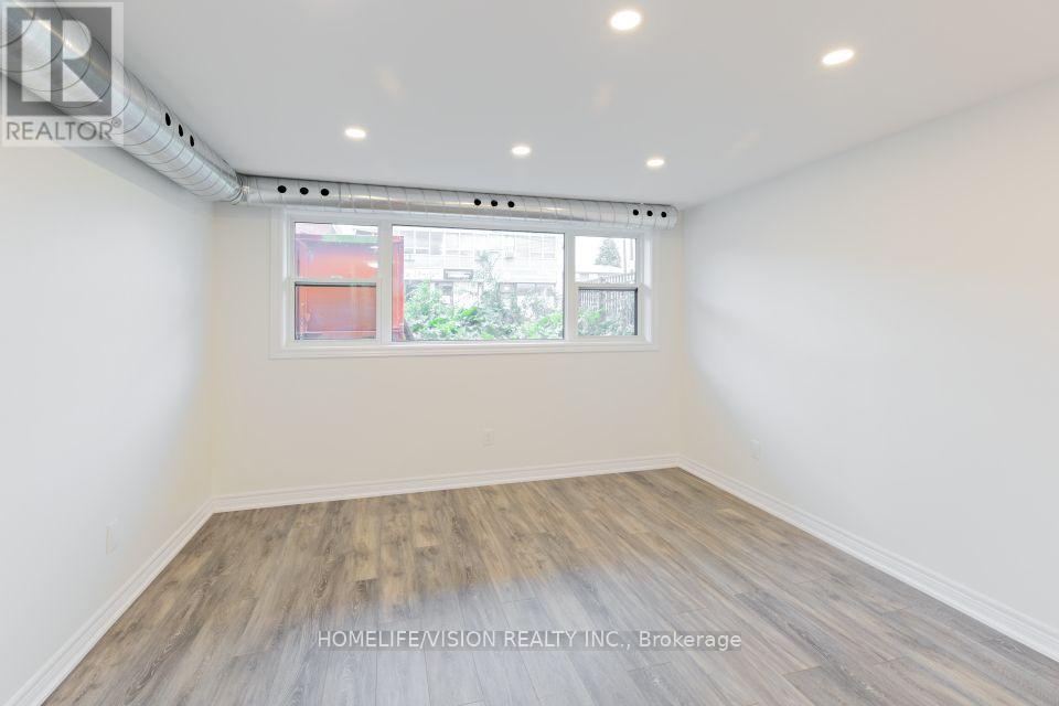 391 Royal York Road, Toronto, Ontario  M8Y 2R4 - Photo 5 - W13693014