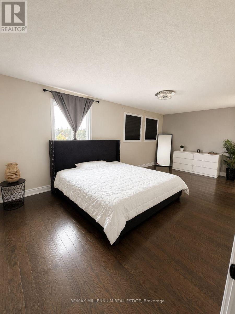 90 Whitehaven Drive, Brampton, Ontario  L6Z 2R8 - Photo 14 - W13663758