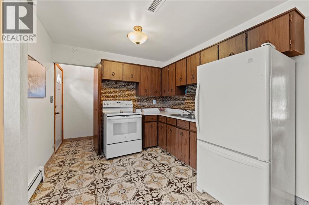 5400 Lyndon Court, Windsor, Ontario  N8T 1N8 - Photo 11 - 26020259