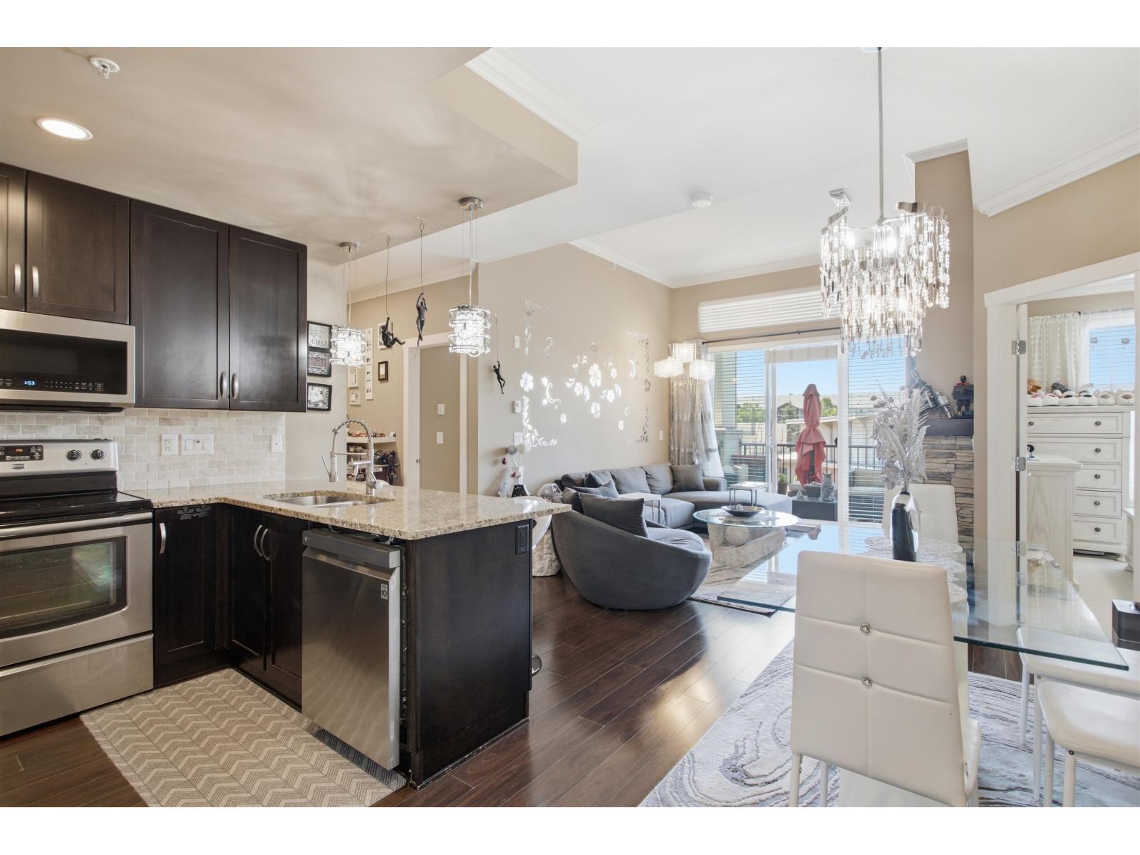 413 3192 Gladwin Road, Abbotsford, British Columbia  V2T 6M9 - Photo 1 - R3156940