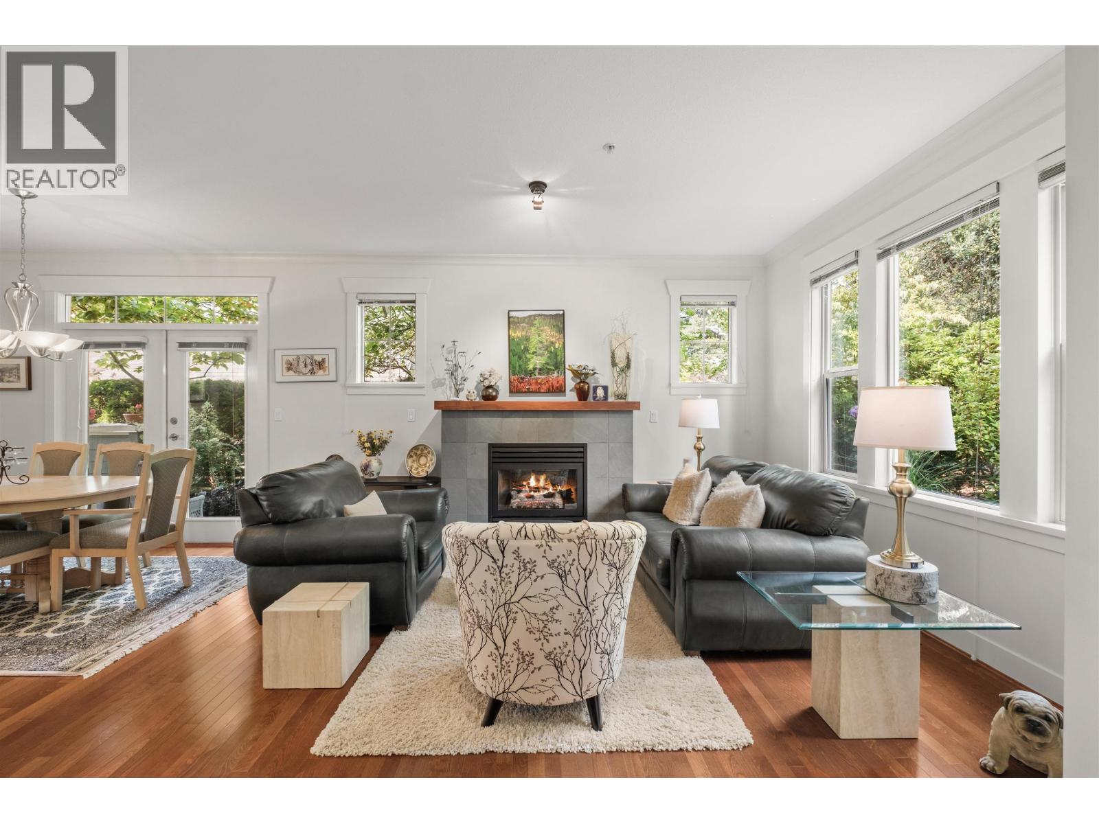261 E Queens Road, North Vancouver, British Columbia  V7N 4N7 - Photo 2 - R3157218