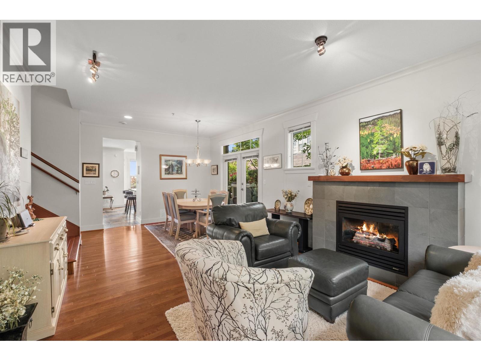 261 E Queens Road, North Vancouver, British Columbia  V7N 4N7 - Photo 3 - R3157218