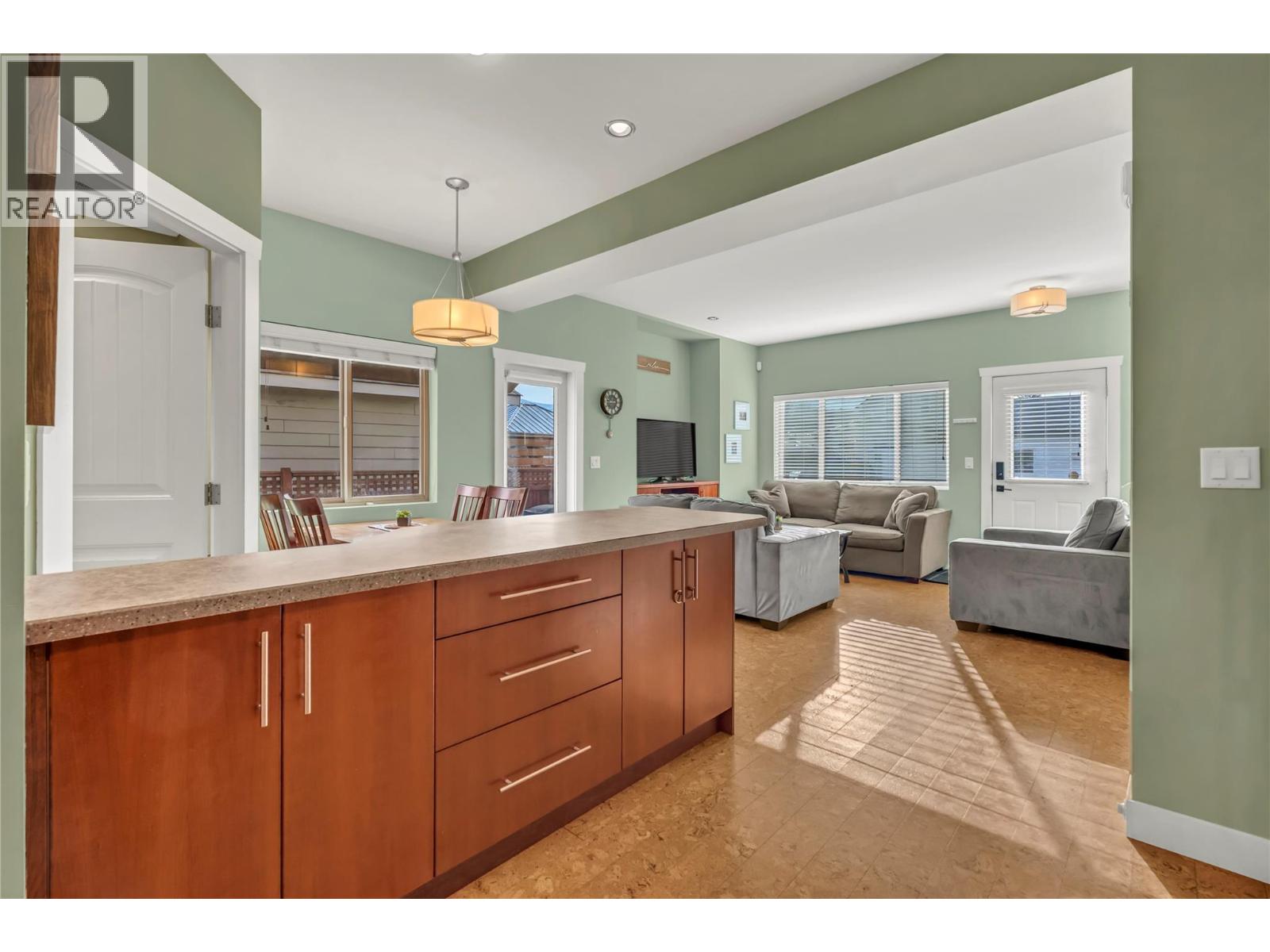 584 Westminster Avenue W Unit# 102, Penticton, British Columbia V2A 1K6 - Photo 11 - 10376944